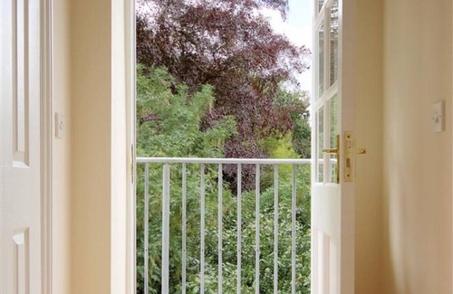 Woodbridge House | Garden View - One Bedroom House, Sleeps 2