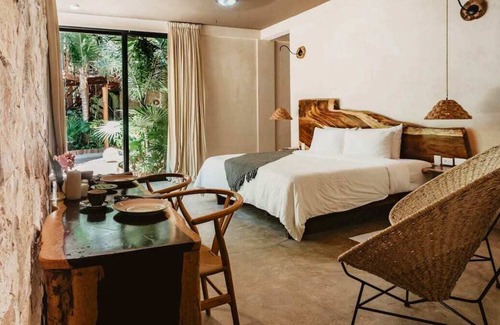 Zona Hotelera Apartment | Garden View Suite with the Perfect Location