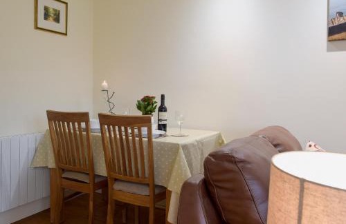 Pembroke House | Gardeners Lodge