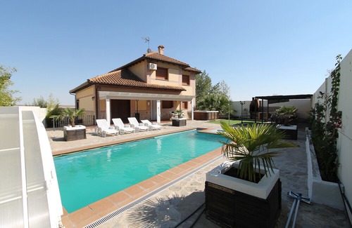 Ciempozuelos Ski Chalet | Gardenia Chalet