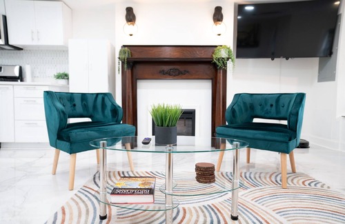 Shaw House | GardenLevel 4BR/2.5BA-Parking+By Convention Center