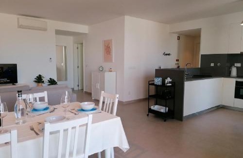 Vilamoura Apartment | Gardens Side By FHR piscina, parking