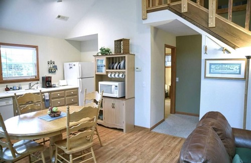 Norfork Ski Chalet | "Gardenside Chalet" Walk-in Norfork River Access in Norfork, AR