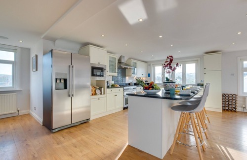 Trevone House | Garendon - Five Bedroom House, Sleeps 11