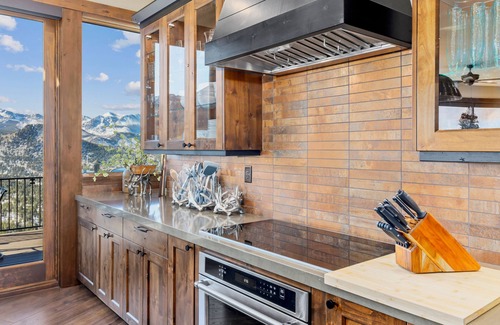 Windcliff Estates House | Garland's Alpine Lodge Luxury Vacation Rental at Windcliff
