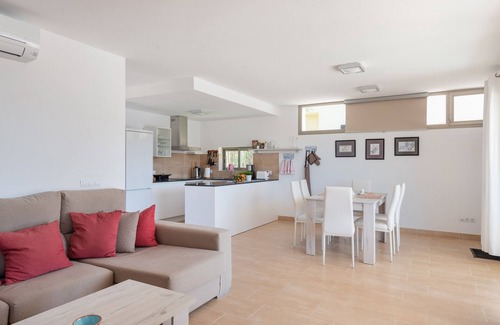 Cala Llombards Villa | GARLANDA 1 - Modern villa with private pool near paradisaical beach. Free WIFI.