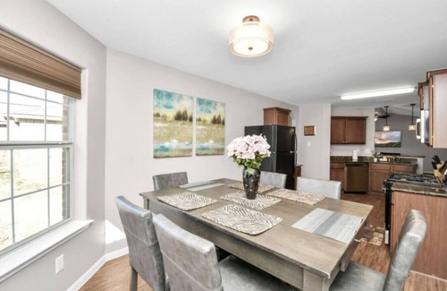 Iowa Colony House | Garnet: Beautiful Gated Rental | Handicap Accessible