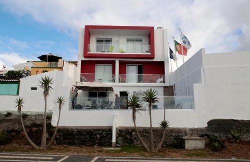 Ponta Delgada Hotel | Garoupas Inn