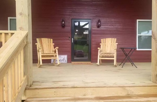 Allardt House | Garrett's Private Lake House with Horse Barn in wonderful Jamestown;