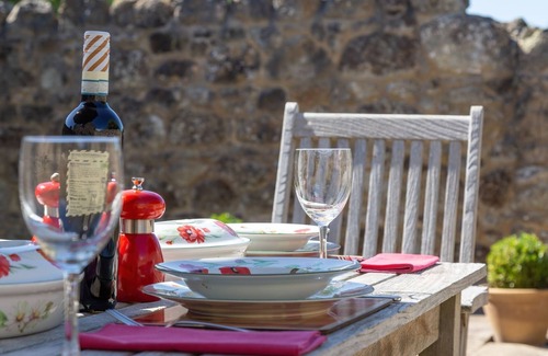 Newport Cottage | Garstons Barn - a barn that sleeps 6 guests in 3 bedrooms
