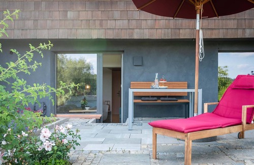 Pelham Apartment | Gartenzimmer, 30 qm Untergeschoss, Kombinierter Wohn- & Schlafbereich