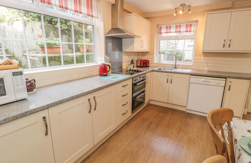 Porthmadog Cottage | GARTH CRAIG, family friendly, character holiday cottage in Porthmadog