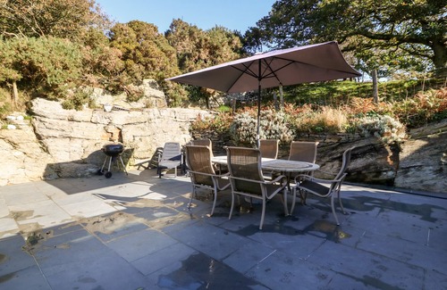Porthmadog Cottage | GARTH MORTHIN THE STABLES, pet friendly, with open fire in Porthmadog