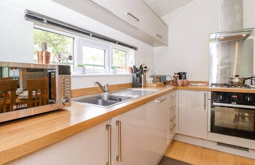 Troutbeck Bridge Cottage | GARUDA, pet friendly, character holiday cottage in Windermere