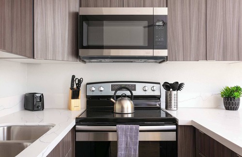 Gaslamp Quarter Apartment | Gaslamp Loft Escape | Sleeps 7 in Style