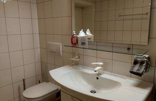 Mittersill Bed & Breakfast | Gästehaus HuberFour-bed room with balcony