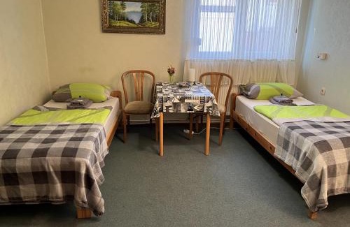 Konigslutter am Elm House | Gasthaus Katrin