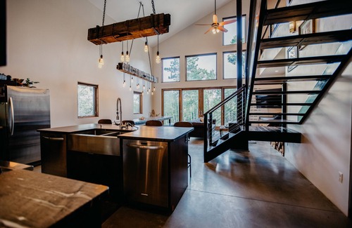 Angel Fire House | Gate Access To 1.5 million Acre Carson National Forest!