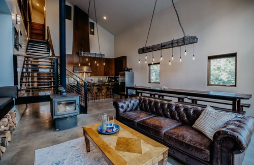 Angel Fire House | Gate Access To 1.5 million Acre Carson National Forest!