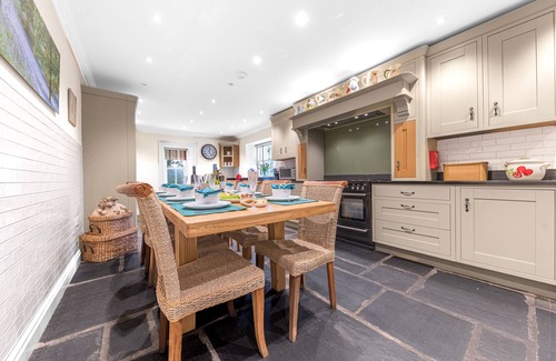 Coniston House | GATE HOUSE, pet friendly, character holiday cottage in Coniston