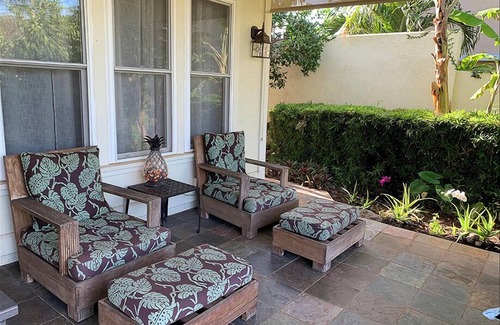 Kihei Villa | Gated 2-story beach house with big yard
