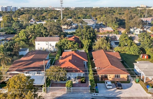 Buena Vista House | Gated 3Bd 2Bth Design Dist. BBQ 10-min to Beach 415