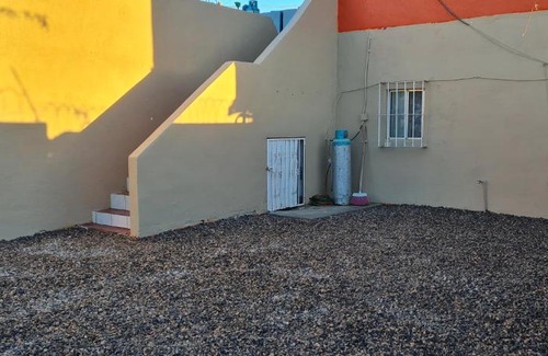 Oriente Apartment | GATED AND SECURED APPARTMENT 6 MINS FROM THE BEACH