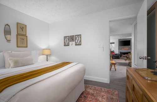 Avoca Condo | Gated Community Condo among the trees at Lake Monroe, Bloomington, IN