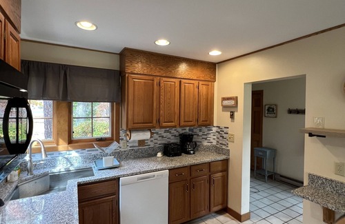 Laconia Condo | Gated Community, Lake Winnipesaukee. Lake, mountain, actities