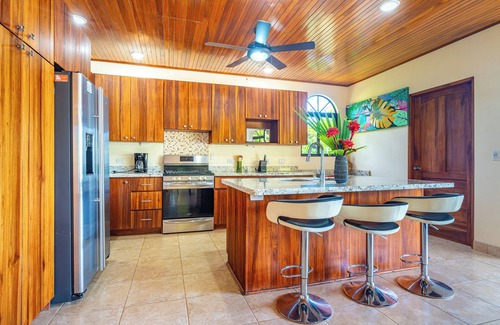 Barrio Las Playitas House | Gated Community-Privacy, Ocean Views-pool-Ojochal-sleep 9
