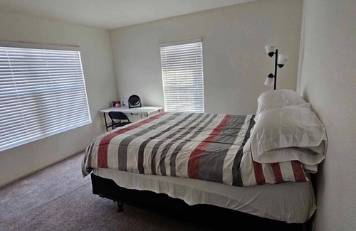 North Las Vegas House | Gated community 15 mins to the Las Vegas strip close to golf courses