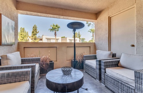 Camelback East Condo | Gated complex, Near Biltmore's Fine Dining & Shopping, Heated Pool, Spa & Fitness Room + FREE GOLF!