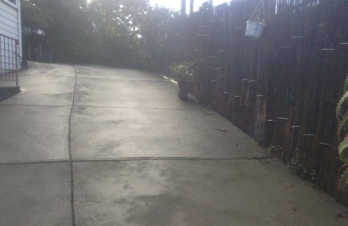 Richmond House | Gated Fenced Like a Mansion, Walk to Everything
