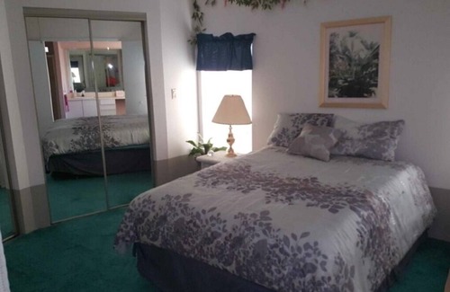 Lakeland House | Gated Golf community
