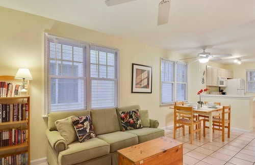 Key West House | Gated Golf Community w/Pool, Prime Location Mins to Old Town | Long-Term Stays