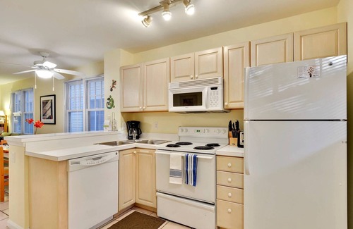 Key West House | Gated Golf Community w/Pool, Prime Location Mins to Old Town | Long-Term Stays