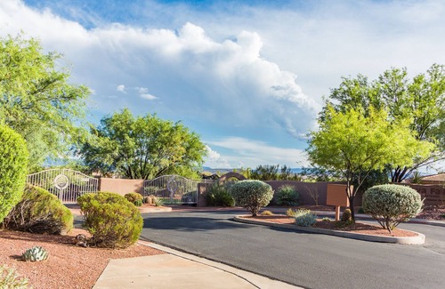 Lava Falls House | Gated home 2 Bed/2Bath in Entrada near Pool