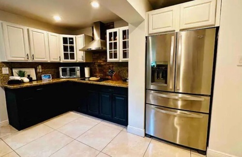 Northeast Coconut Grove House | Gated Home near Brickell - Sleeps 10!
