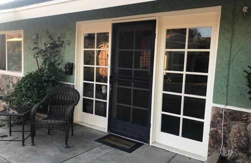 Perris House | Gated Lake Mathews Retreat – Stunning Views, Modern Comforts. FULLY FURNISHED.