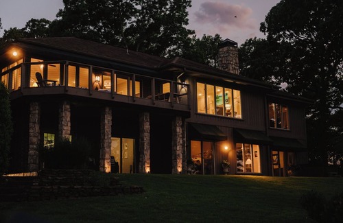 Bella Vista House | Gated lakefront retreat right on the lake, hot tub, kayak, pool table, luxury,