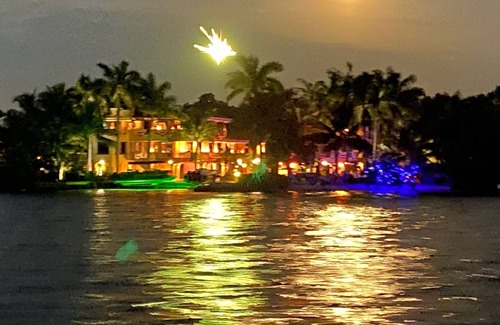 Tavernier Villa | GATED LUXURY ESTATE INCLUDES 5 STAR CHEF ON 2 ACRES PRIVATE WHITE SAND BEACH