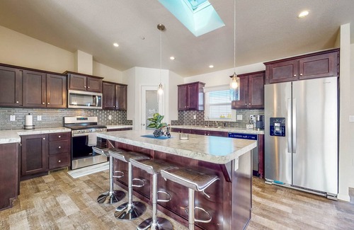 Pinon Hills House | Gated Mtn-View Home with Private Six-Person Hot Tub & Sauna - Dog-Friendly