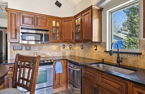 Tulsa Ski Chalet | Gated Private Chalet with Hot Tub