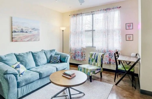 Midtown Apartment | ★Gated Prkg, 2Bd/2Bth, W/D, Early Chk-In,♥ of Midtown/Overton Square