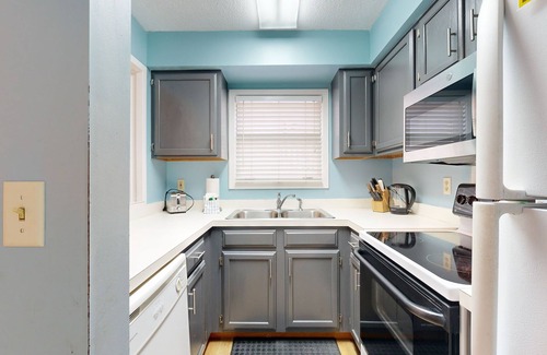 Pelican Bay House | Gated & quiet getaway in Wild Dunes Resort with pool - 200 yards to the beach