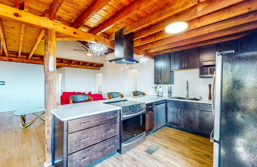 Princeton Cabin | Gated ranch home on 5 acres with Lavon Lake access, ATV trails, petting zoo