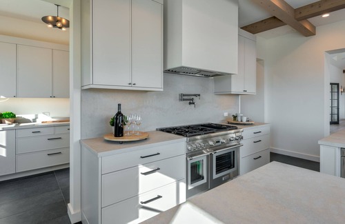 Santa Rosa House | Gated, single-level, Modern California style home with views in Wine Country