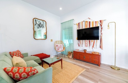 Atwater Village House | Gated, stylish 3BR bungalow - private parking - Silverlake/Echo Park adjacent