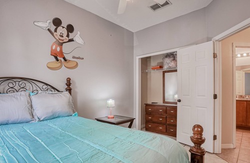Crestwynd Bay House | Gated townhome with pool & playground - fast WiFi, W/D - snowbirds welcome