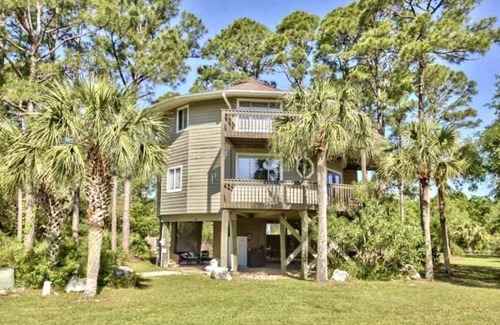 Panacea House | Gated Water View Pool Home on Dickerson Bay